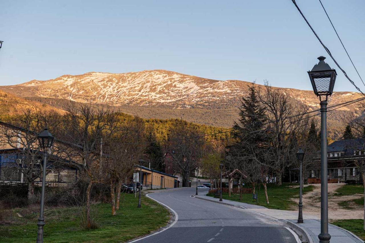 Casa Rural Valsain Lodge La Pradera de Navalhorno Luaran gambar