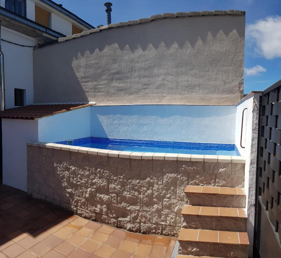 Casa Rural Valsain Lodge La Pradera de Navalhorno Luaran gambar